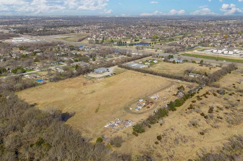 809 Hwy 54 , Andover, KS 67002