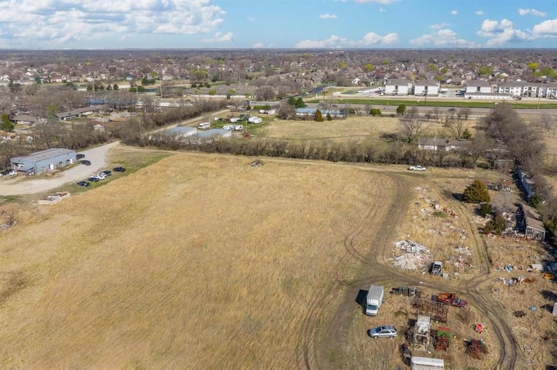809 Hwy 54 , Andover, KS 67002
