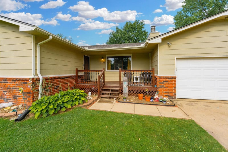 1109 Burrows , Belle Plaine, KS 67013