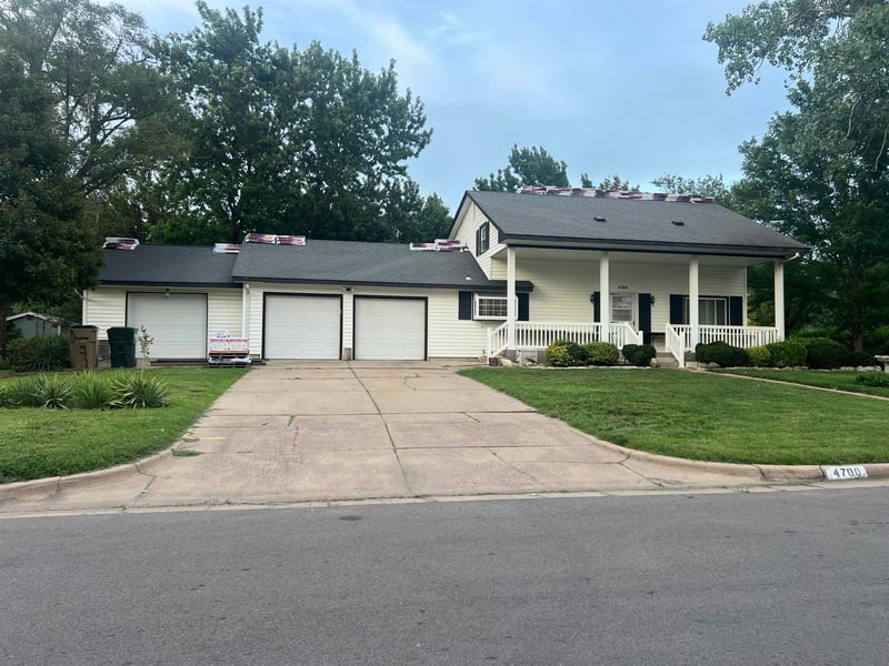 4700 N Krueger St, Bel Aire, KS 67220