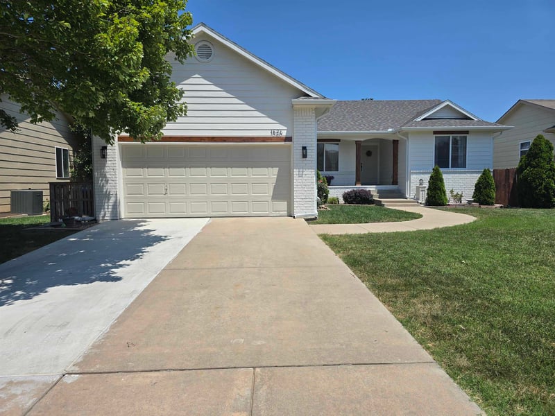1526 E Cedar Tree, Park City, KS 67219
