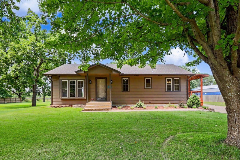 9809 Laura St, Haysville, KS 67060