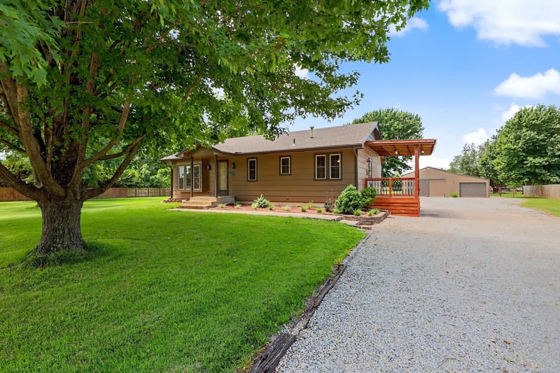 9809 Laura St, Haysville, KS 67060
