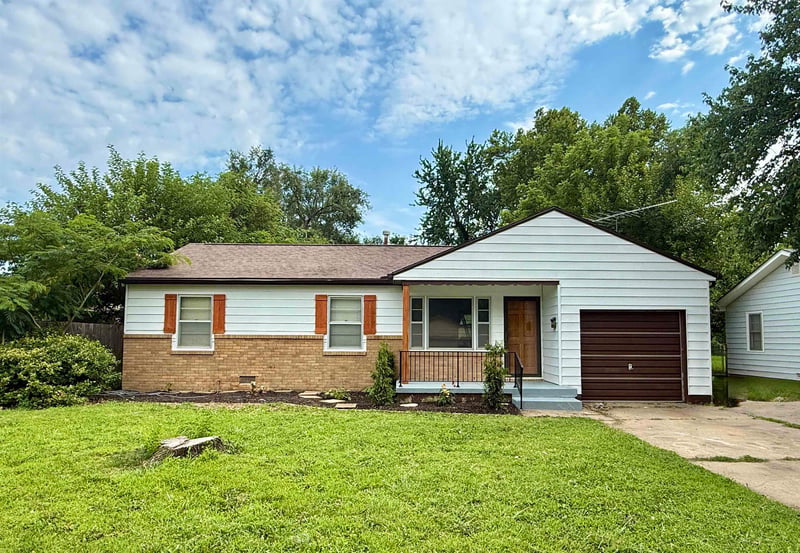 515 4th St, Haysville, KS 67060