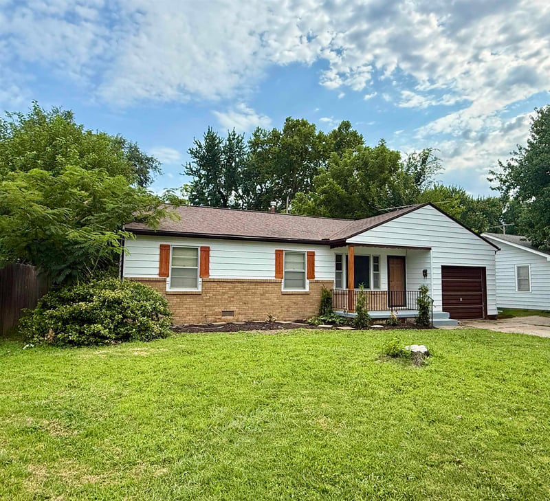 515 4th St, Haysville, KS 67060