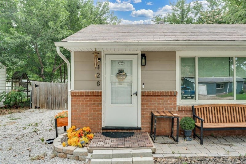 428 German , Haysville, KS 67060