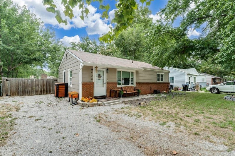 428 German , Haysville, KS 67060