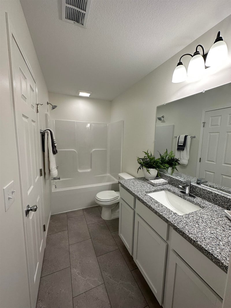 1019 Spruce , Wichita, KS 67214