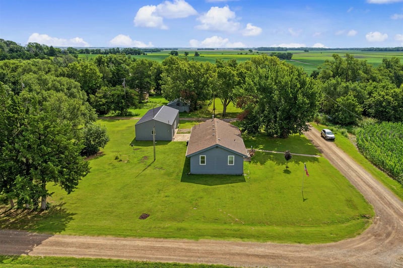 300 Railroad Ave, Beverly, KS 67423-9110