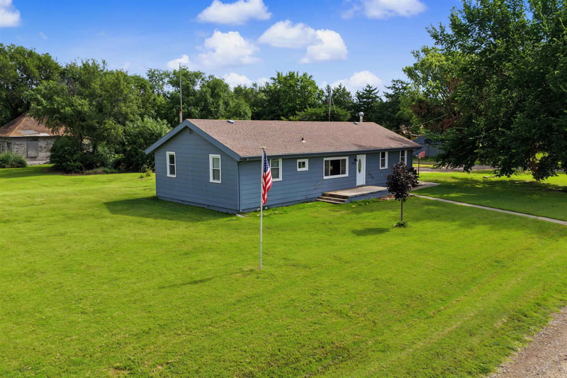 300 Railroad Ave, Beverly, KS 67423-9110