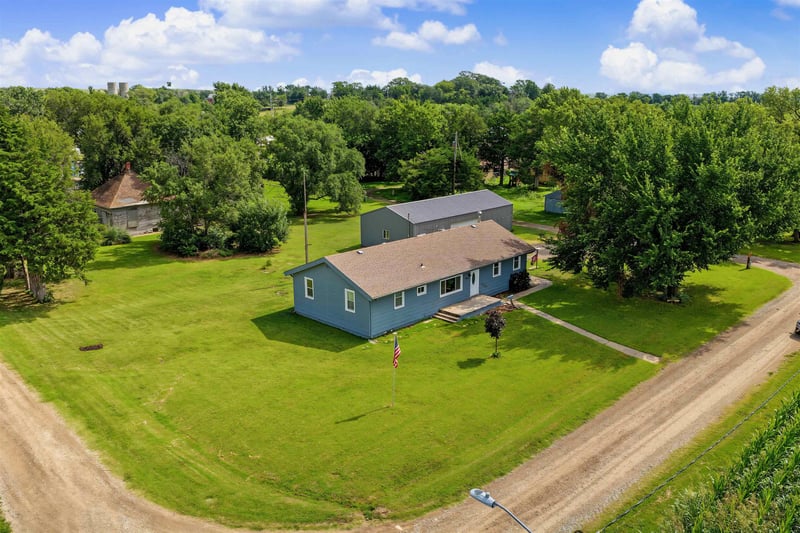 300 Railroad Ave, Beverly, KS 67423-9110