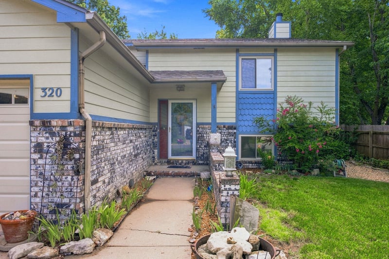 320 Shawnee Dr, Kechi, KS 67067