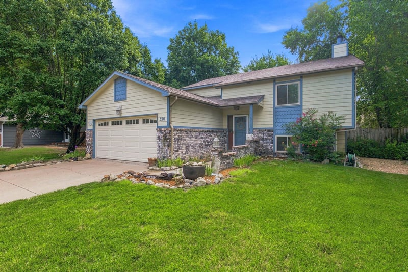 320 Shawnee Dr, Kechi, KS 67067