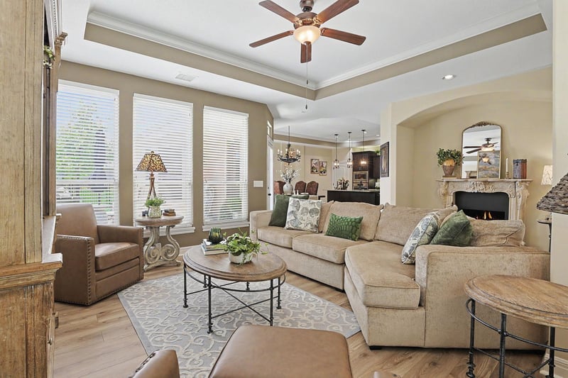 4875 Indian Oak St, Bel Aire, KS 67226
