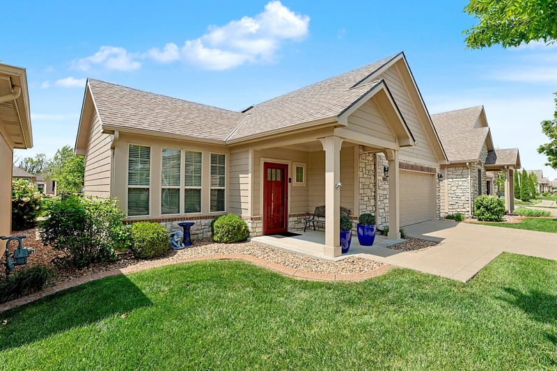 4875 Indian Oak St, Bel Aire, KS 67226