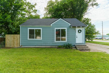 1353 N Pershing Ave, Wichita, KS 67208