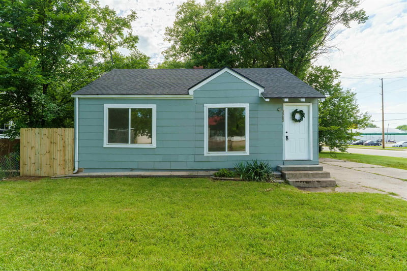 1353 Pershing Ave, Wichita, KS 67208