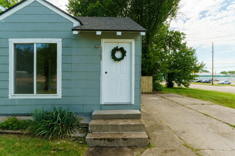 1353 Pershing Ave, Wichita, KS 67208