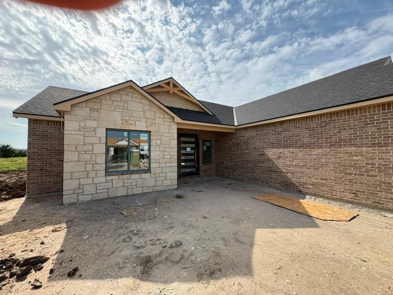5911 Plumthicket St, Bel Aire, KS 67226