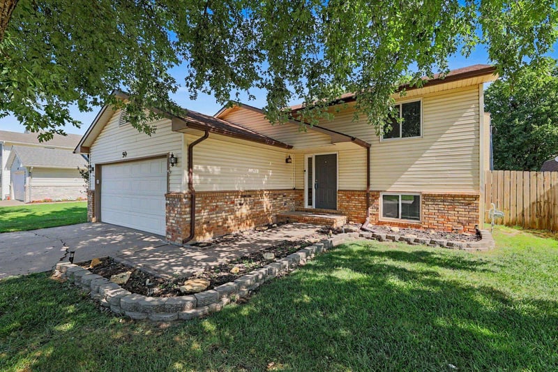 50 Arnold , Augusta, KS 67010