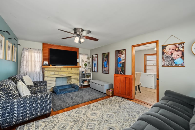 1822 Larson St, Salina, KS 67401