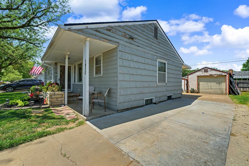 1822 Larson St, Salina, KS 67401