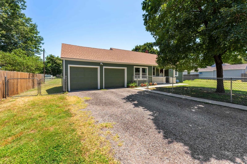 5030 Seneca , Wichita, KS 67204