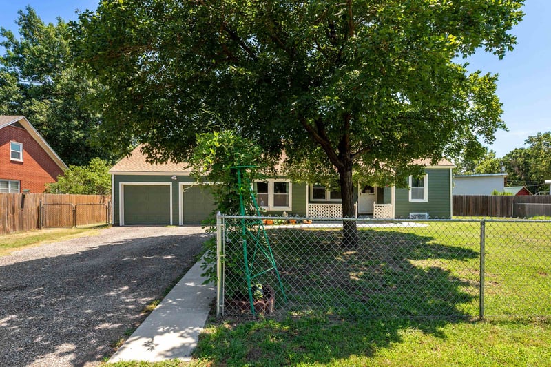 5030 N Seneca, Wichita, KS 67204