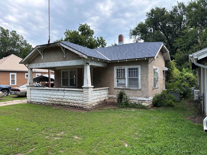 1310 B , Arkansas City, KS 67005