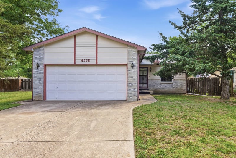 6538 Longmont St, Park City, KS 67219