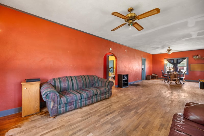419 Main St, Pretty Prairie, KS 67570