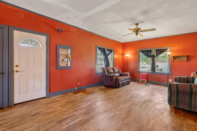 419 Main St, Pretty Prairie, KS 67570