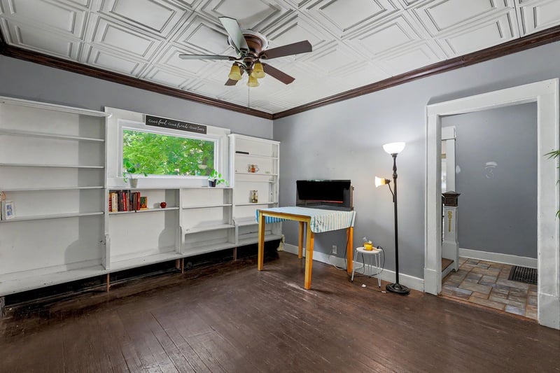 1538 Holyoke , Wichita, KS 67208