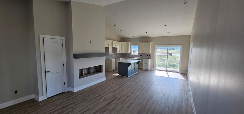 1629 Midway Ct, Valley Center, KS 67147