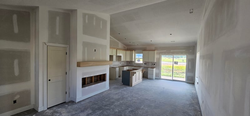 1629 Midway Ct, Valley Center, KS 67147