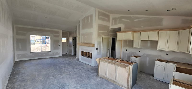 1629 Midway Ct, Valley Center, KS 67147