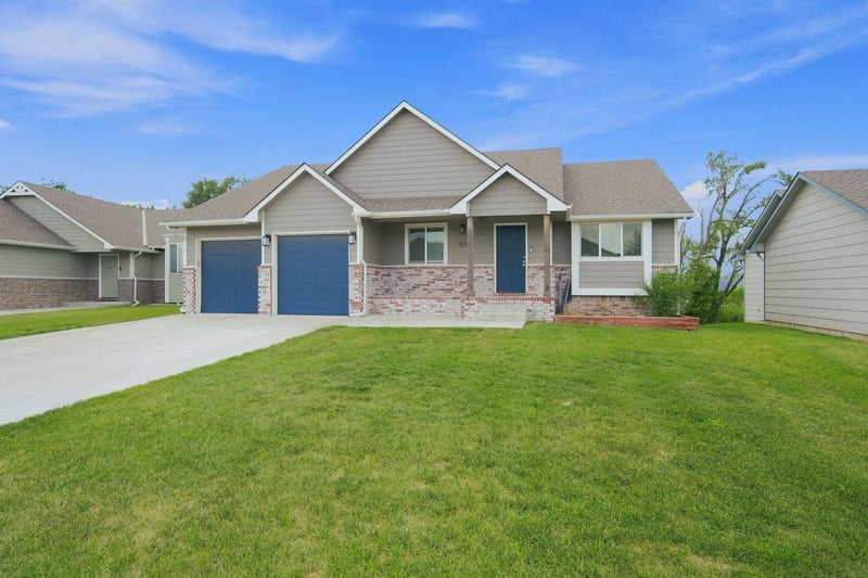 3031 Susan Ln, Mulvane, KS 67110