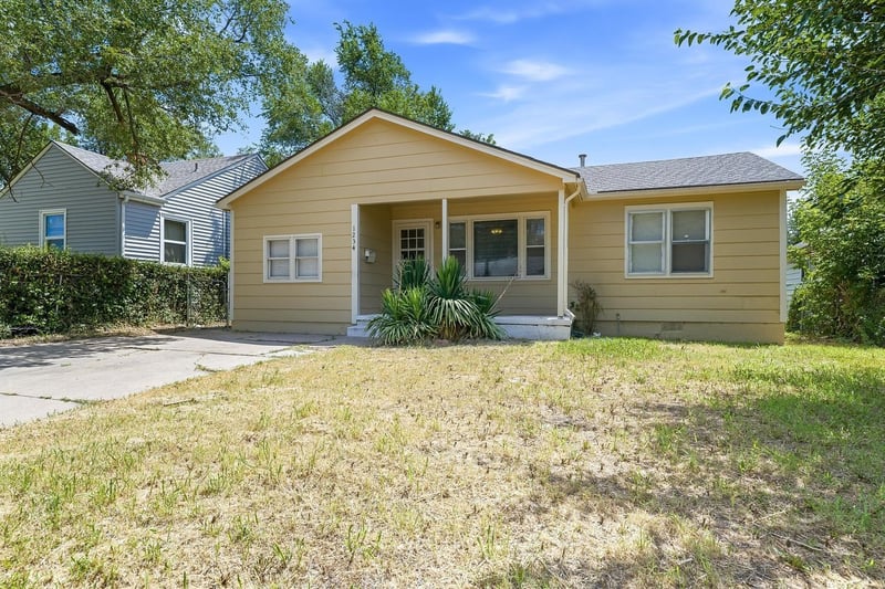 1234 Chautauqua Ave, Wichita, KS 67214