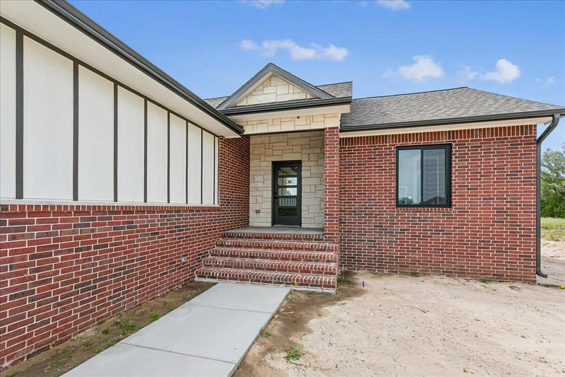 3502 Bluelake Ct, Wichita, KS 67215
