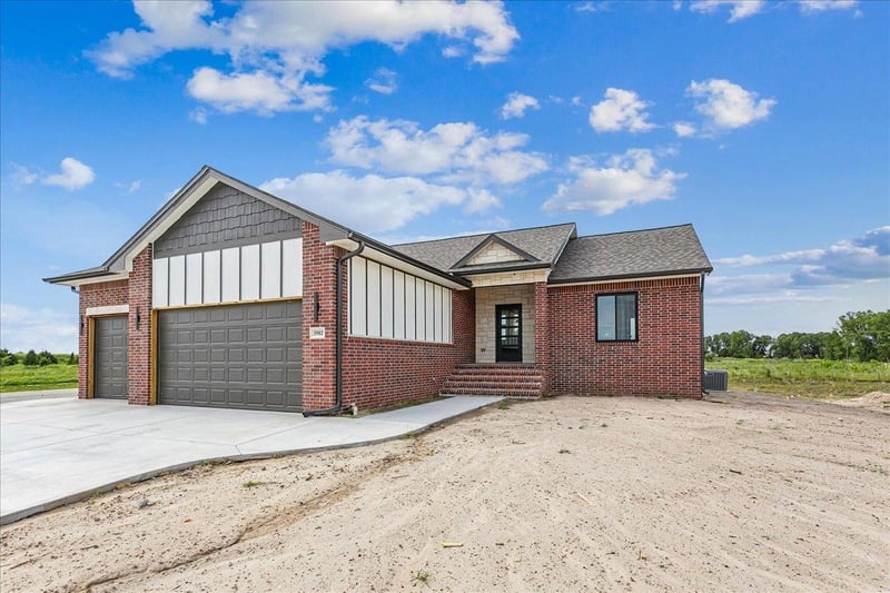 3502 Bluelake Ct, Wichita, KS 67215
