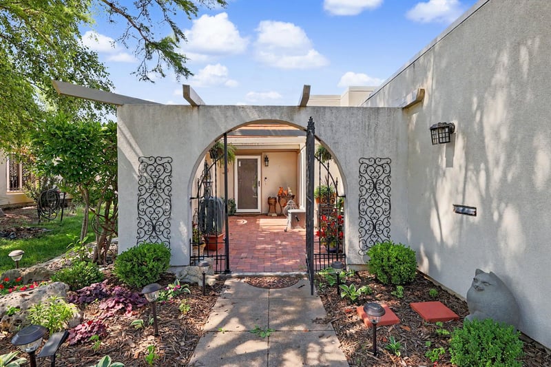 81 E Via Verde St, Wichita, KS 67230
