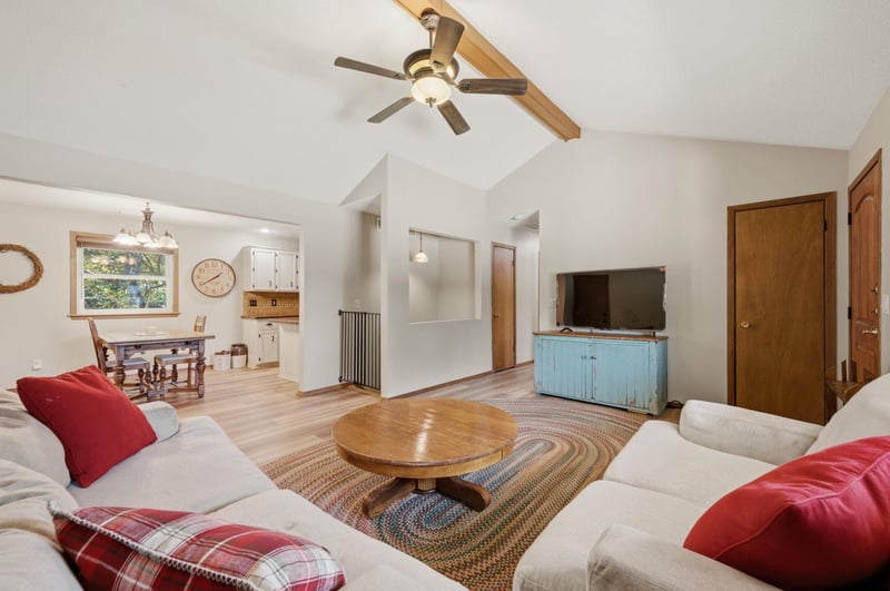 6509 Danbury St, Bel Aire, KS 67226