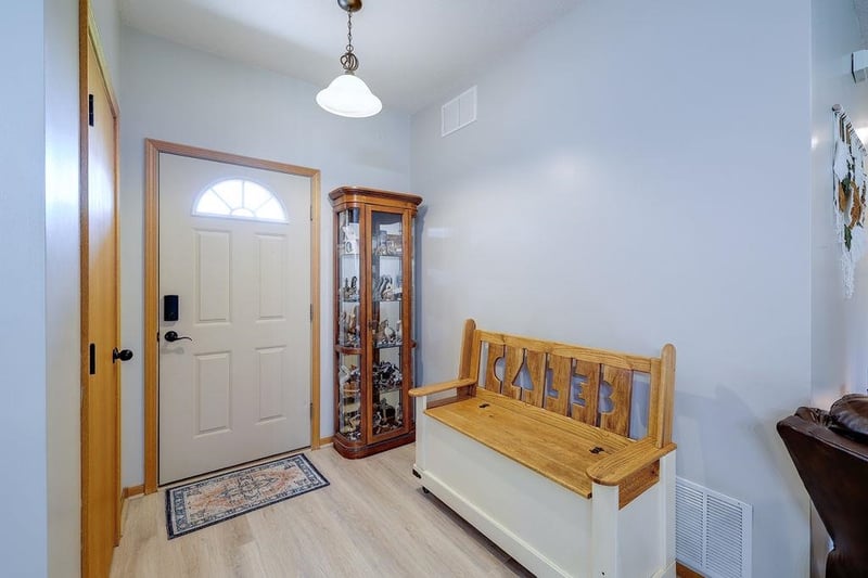 1 Lomond Ter, Winfield, KS 67156