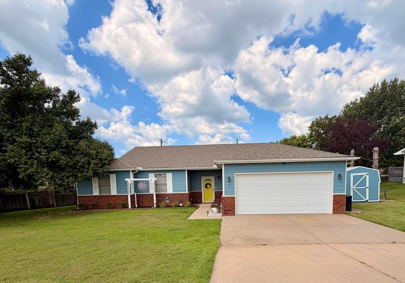 1 Lomond Ter, Winfield, KS 67156