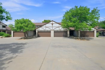 641 N Woodlawn #18, Wichita, KS 67208
