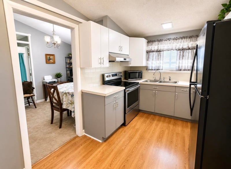 801 Greenbriar Dr, Salina, KS 67401