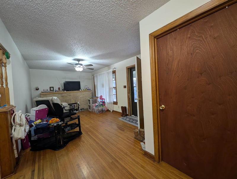 2747 Seneca St, Wichita, KS 67217