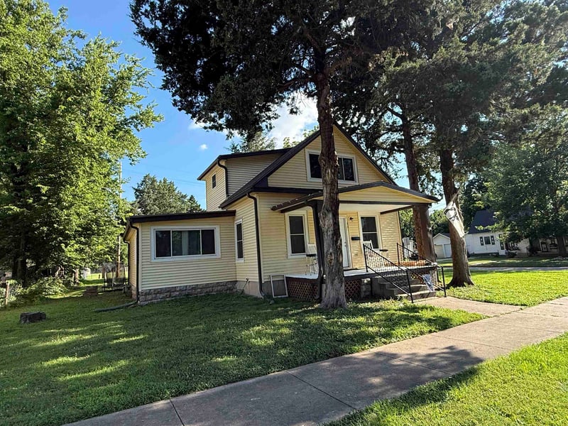 901 11th Ave, Winfield, KS 67156