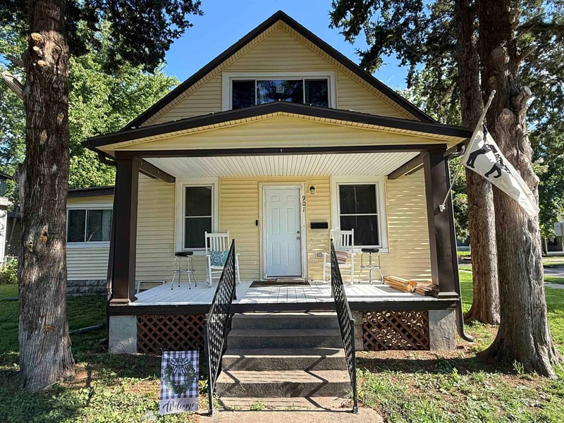 901 11th Ave, Winfield, KS 67156