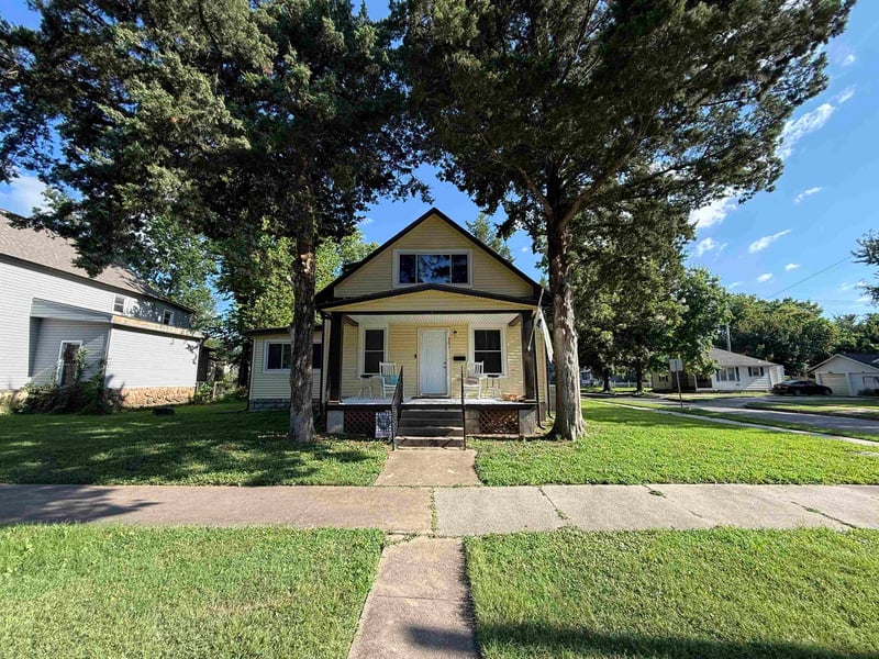 901 11th Ave, Winfield, KS 67156